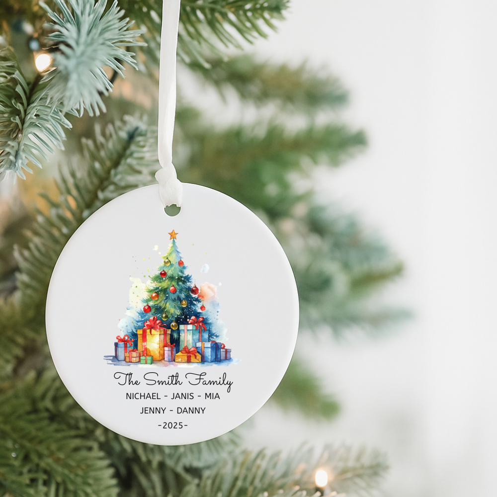 Personalized Christmas Tree Ornament — Custom Family Name & Members (2025)
