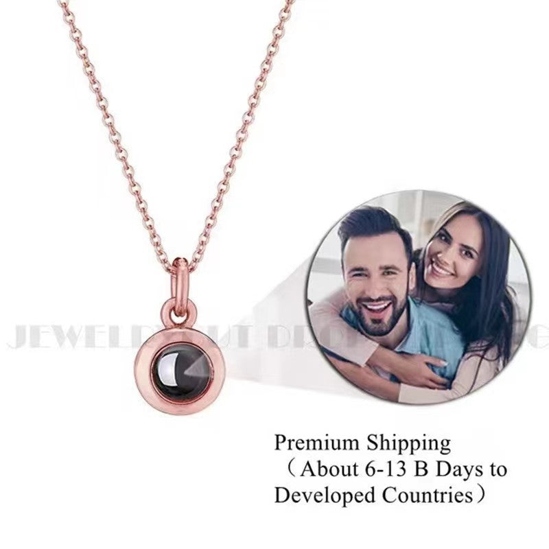 Projection necklace